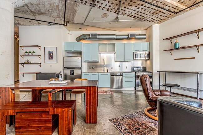 Building Photo - Modern Studio Loft for Rent in Downtown Da...