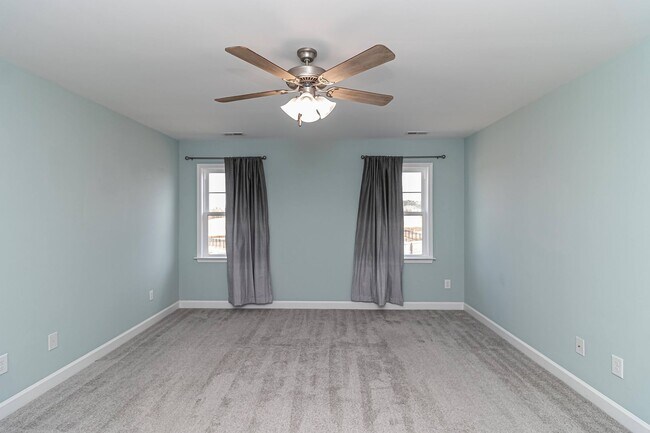 Building Photo - SPACIOUS 2-Story Home in Pikeville School ...