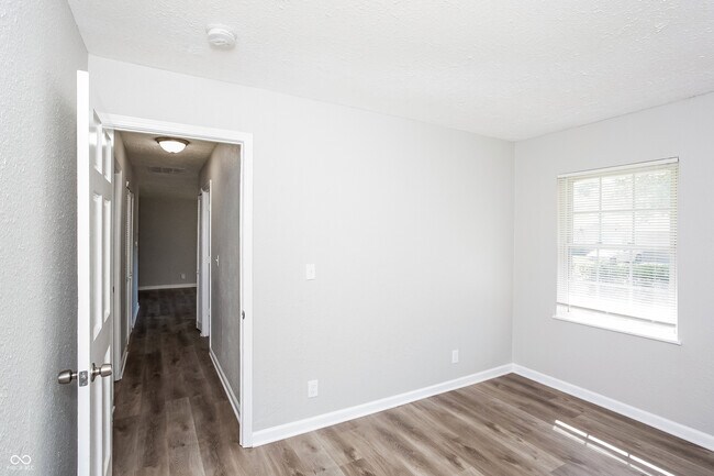 Building Photo - 9920 Montery Rd