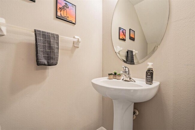 Building Photo - 2445 Earlswood Ct