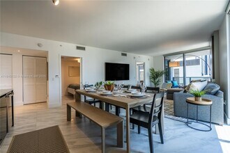 Building Photo - 31 SE 6th St