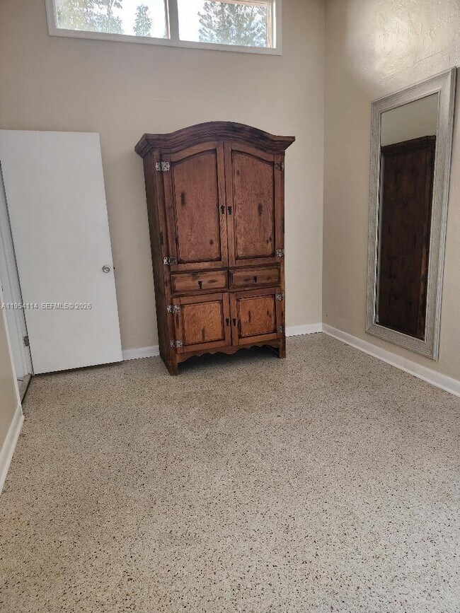 Building Photo - 2719 Taylor St