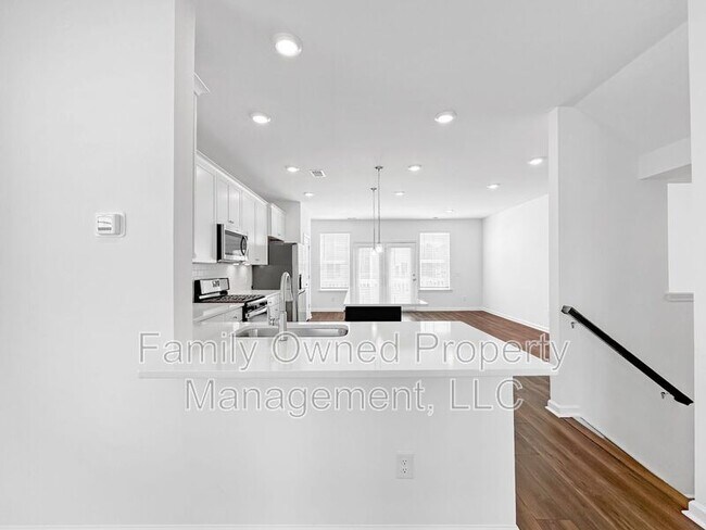 Building Photo - 162 Yorkshire Dr