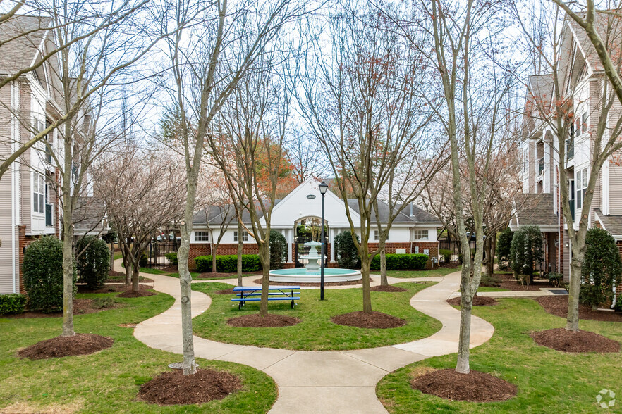 Building Photo - Acclaim at Germantown