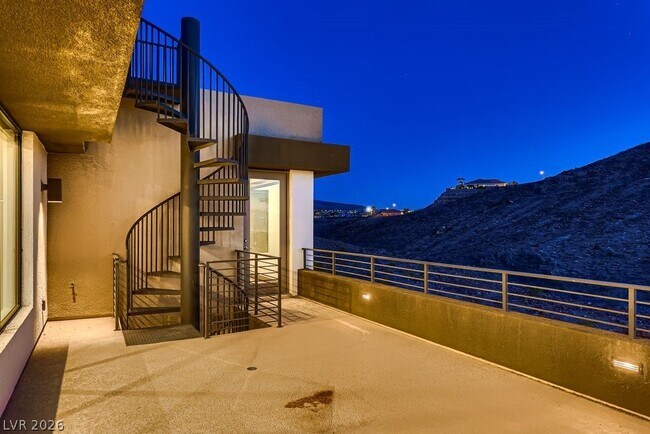 Building Photo - 917 Vegas View Dr