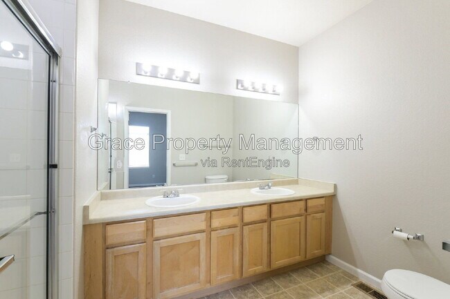 Building Photo - 9727 Cherry Ln