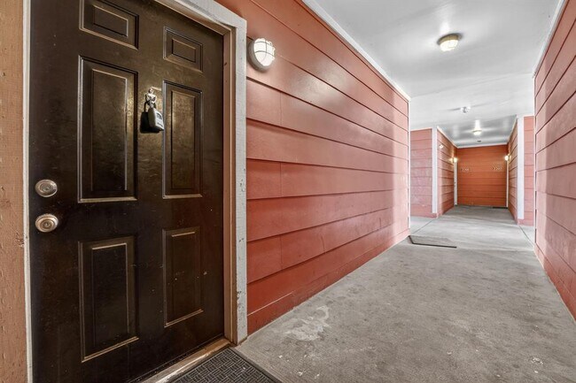 Building Photo - 1901 Crossing Pl