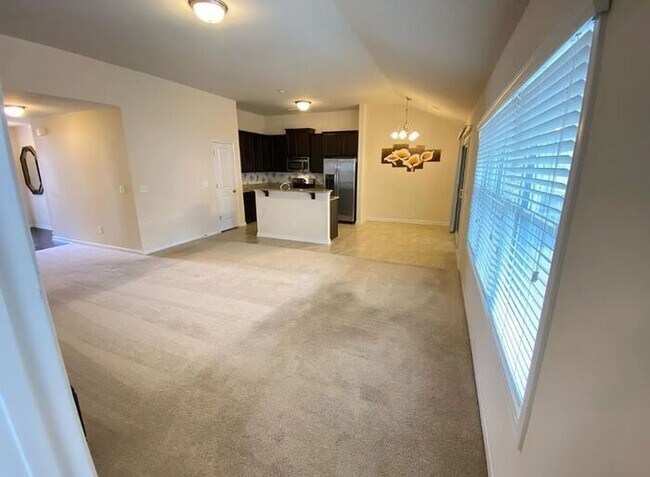 Building Photo - 847 Dovefield Ln