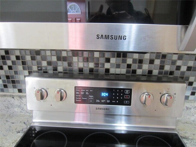 Building Photo - 4036 Oak Glenn Dr