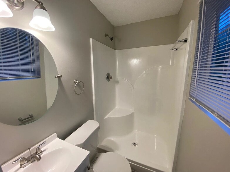 Building Photo - 205 Wendan Way