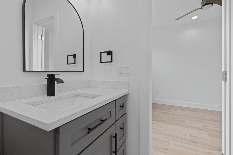 Building Photo - 124 S Mockingbird Cir