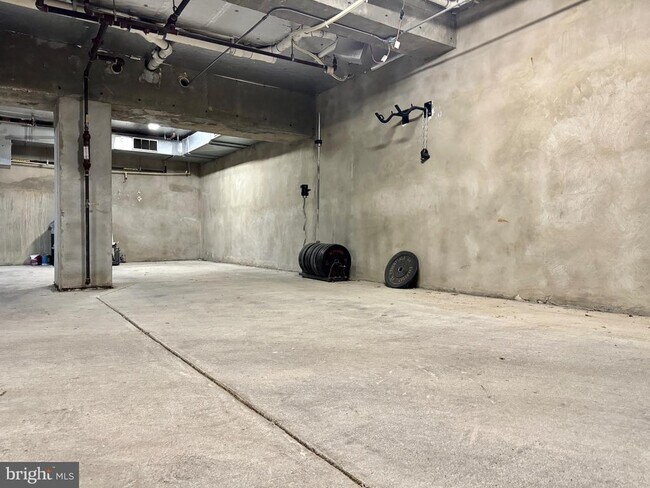 Building Photo - 1616 11th St NW