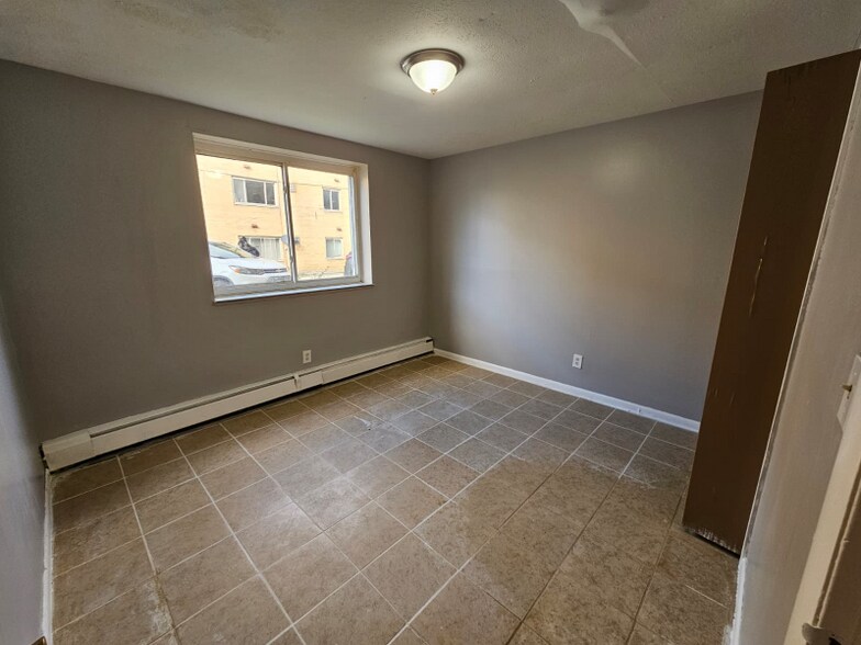 Building Photo - 1885 Taylor Rd