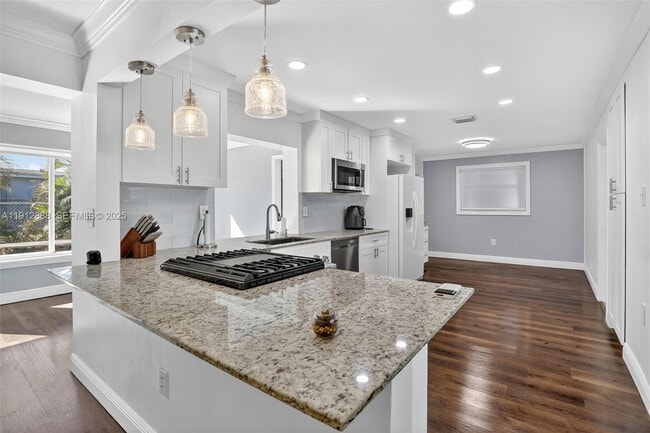 Building Photo - 7920 Alhambra Blvd