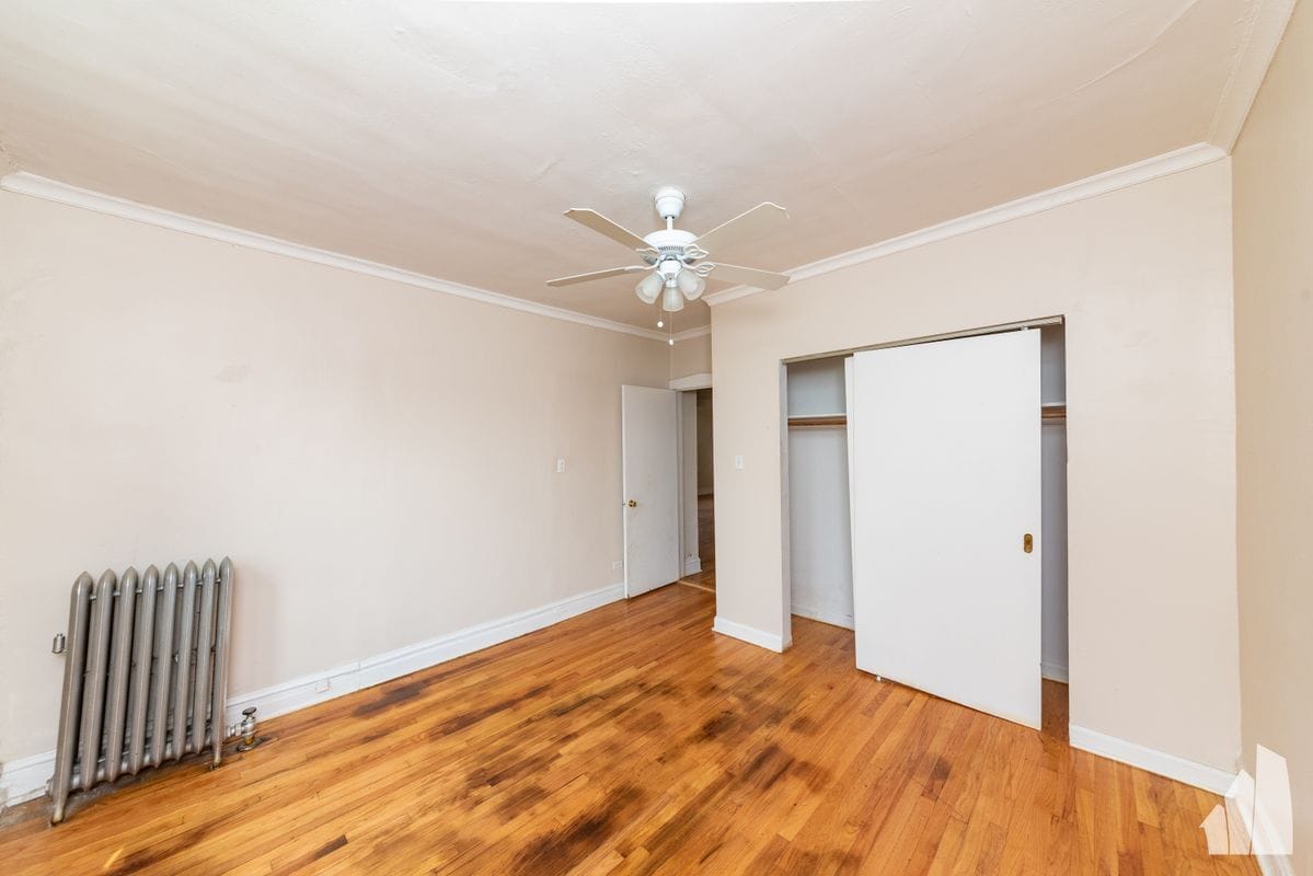 Building Photo - 4101 N Sacramento Ave