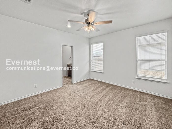 Building Photo - 713 Freedom Cir