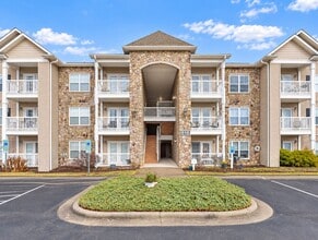 Building Photo - 618 Condo Club Dr