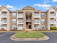 Building Photo - 618 Condo Club Dr