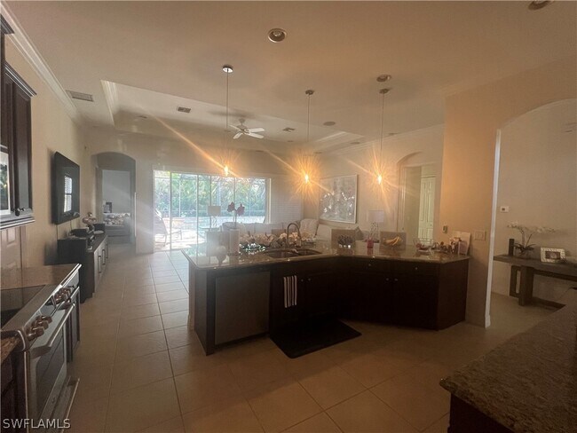 Building Photo - 6853 Il Regalo Cir