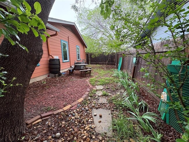 Building Photo - 1011 Chesapeake Dr