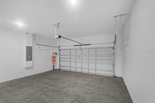 Building Photo - 748 Curly Lcks Lp