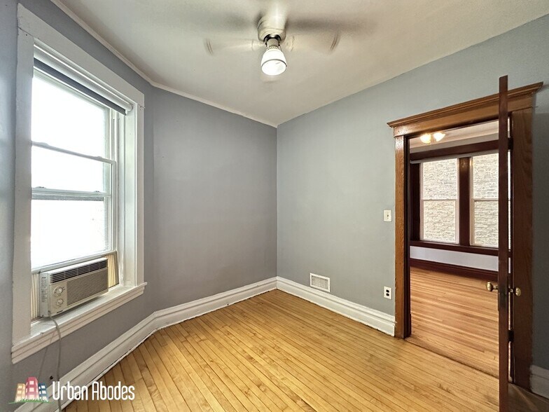 Building Photo - 3530 N Elston Ave