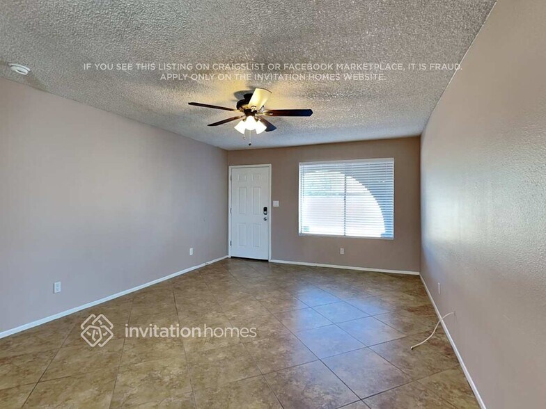 Building Photo - 2933 W Grovers Ave