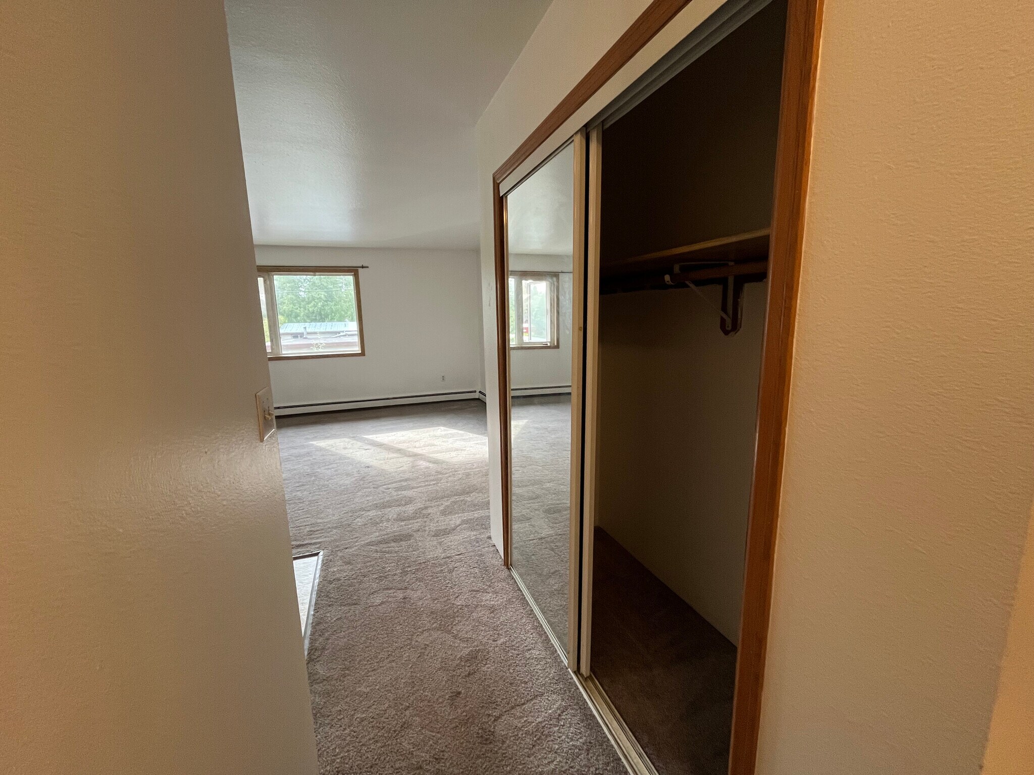 Building Photo - 615 Ginko Rd