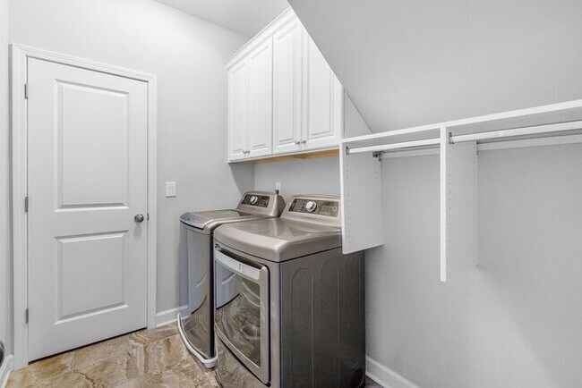 Building Photo - Stunning All-Brick Home in BridgeMill Community!