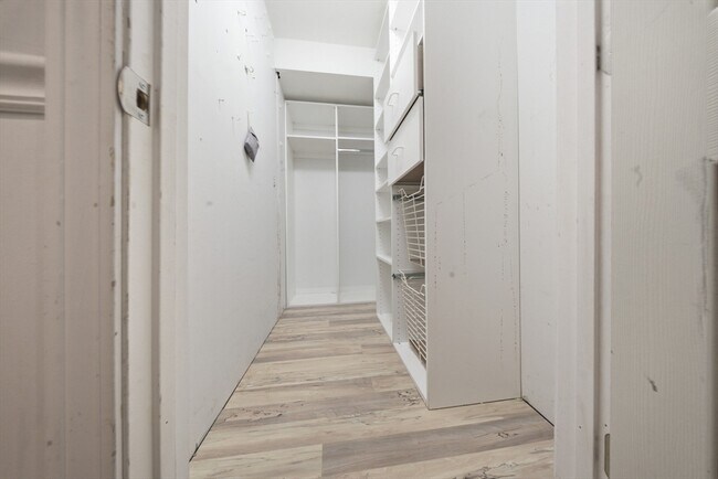 Building Photo - 7 Sherborne Cir