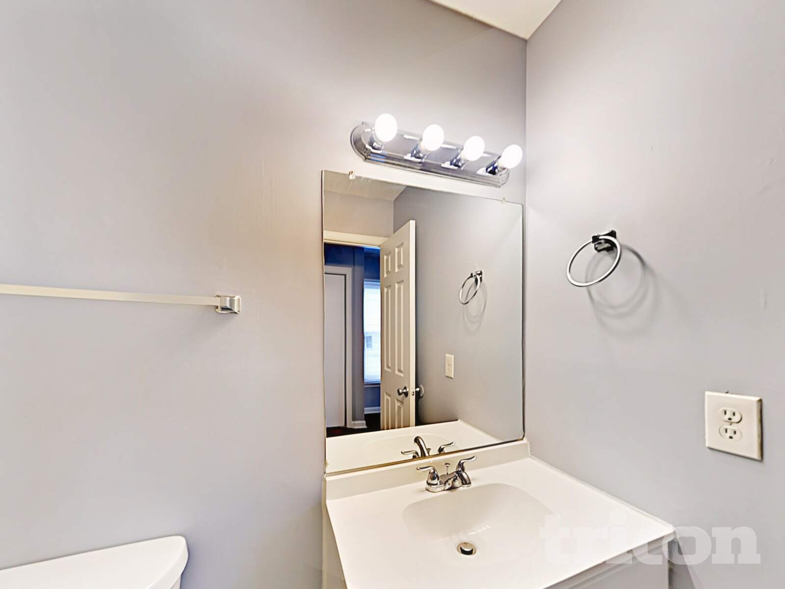 Building Photo - 709 Quail Hills Dr
