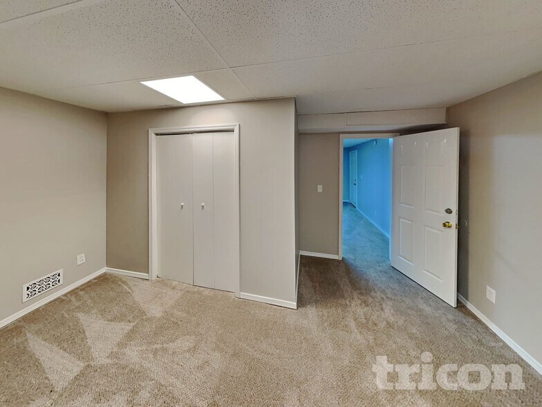 Building Photo - 37 Abbotsford Dr