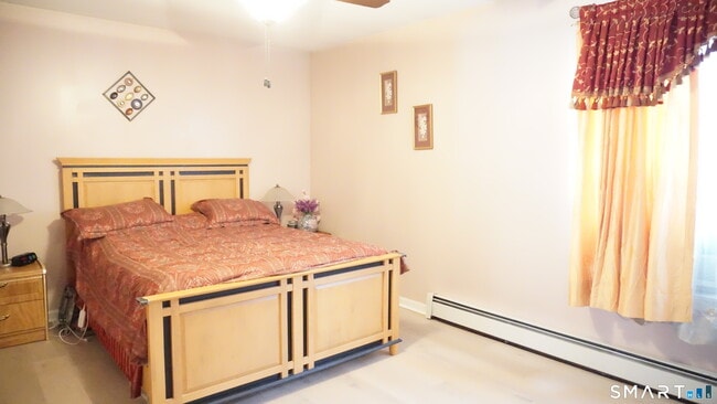 Building Photo - 256 Brewster Rd