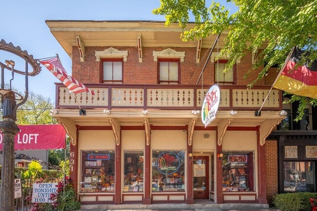 Building Photo - 6 Hanford St