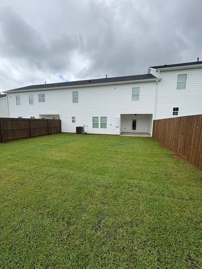 Building Photo - 107 Alva Ct