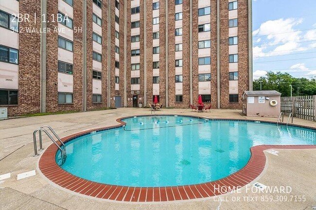 Building Photo - 342 Waller Ave