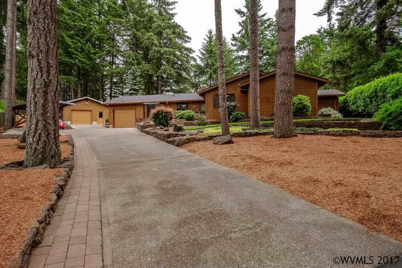 Building Photo - 5919 NW Pinewood Pl