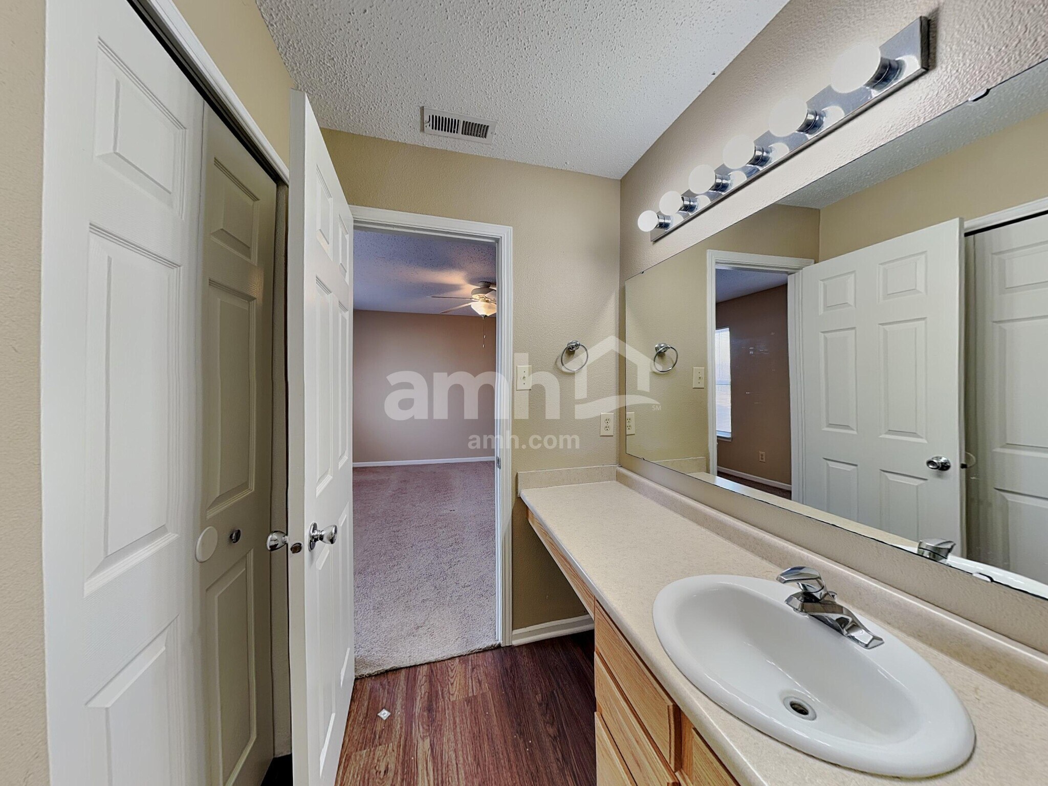 Building Photo - 6765 W Littleton Dr