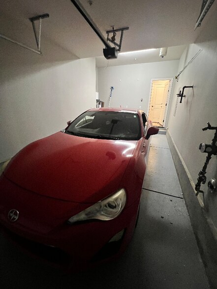 Building Photo - 3230 E Yountville Dr