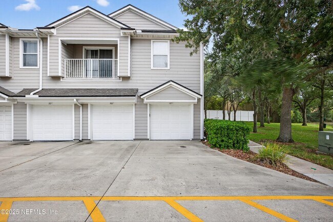 Building Photo - 7055 Deer Lodge Cir