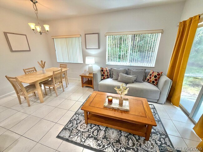 Building Photo - 8000 Carnoustie Pl