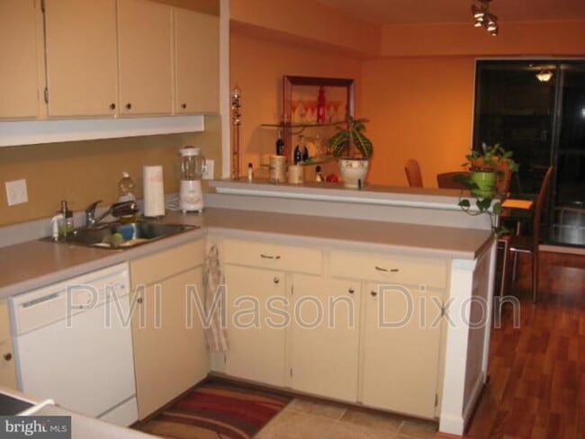 Building Photo - 5681 Harpers Farm Rd