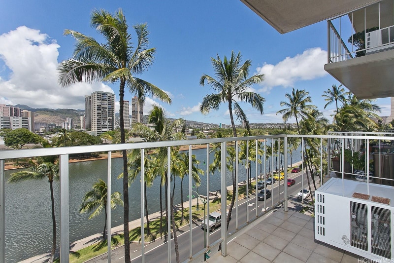 Building Photo - 2115 Ala Wai Blvd