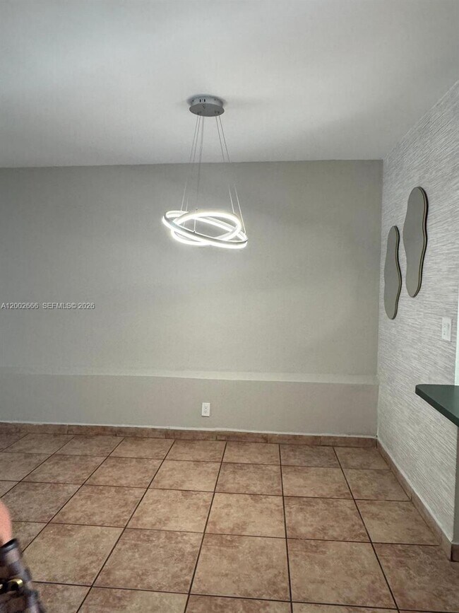 Building Photo - 1373 W 69th St