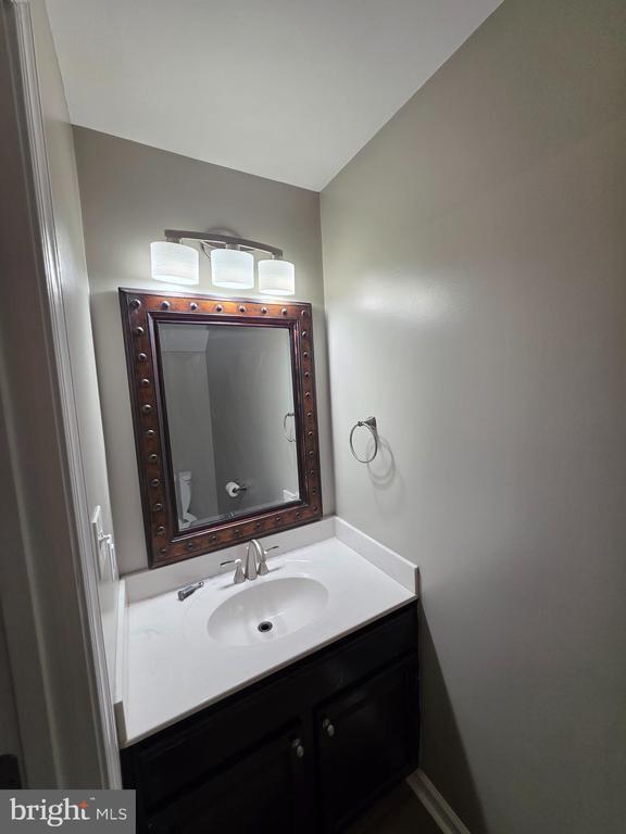 Building Photo - 1965 Abbotsbury Way