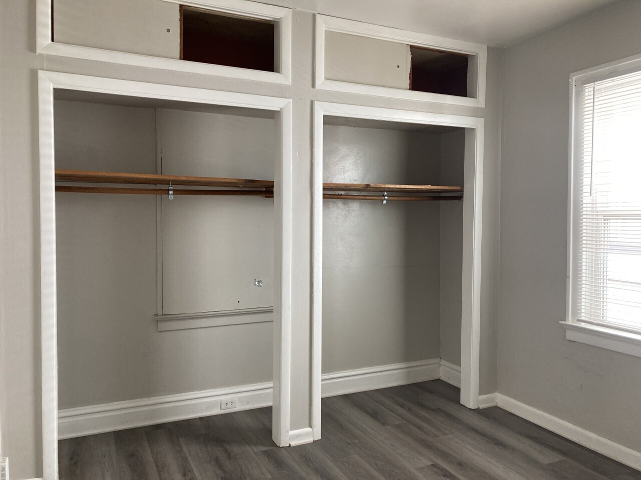 Large double closets - 5374 Odell St