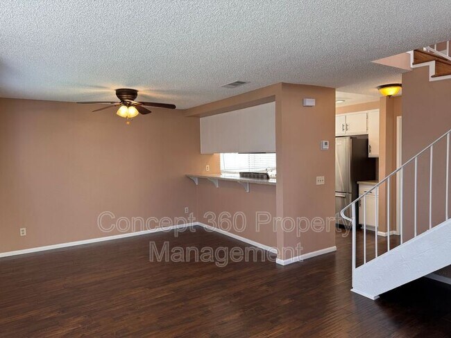 Building Photo - 770 W Almond St