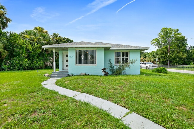 Building Photo - 626 Magnolia Ave