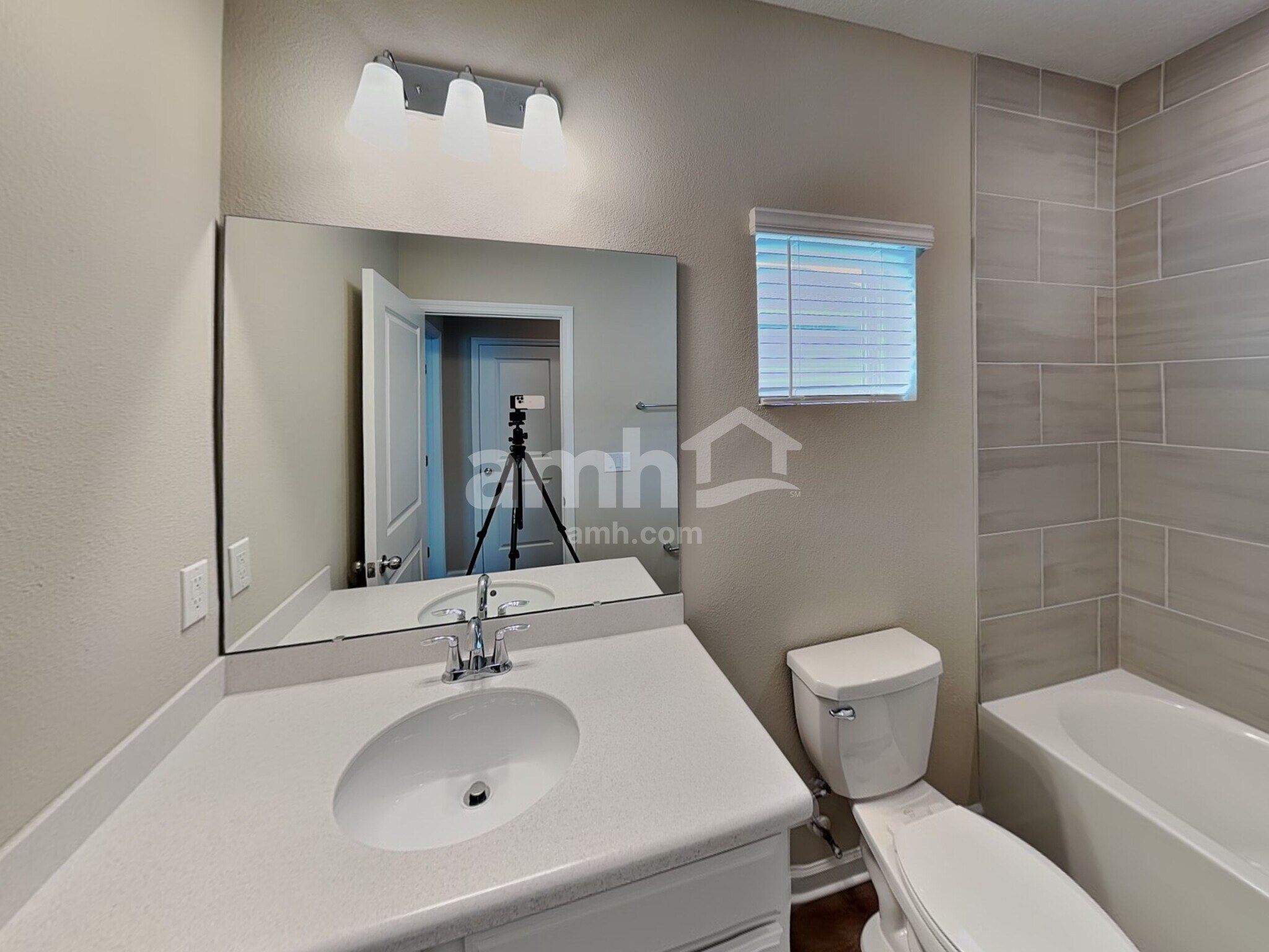 Building Photo - 87 Spruce Point