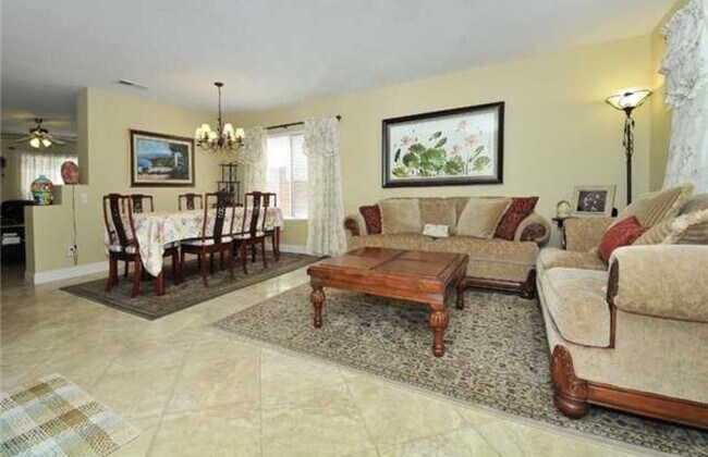 Building Photo - 552 Sipes Cir